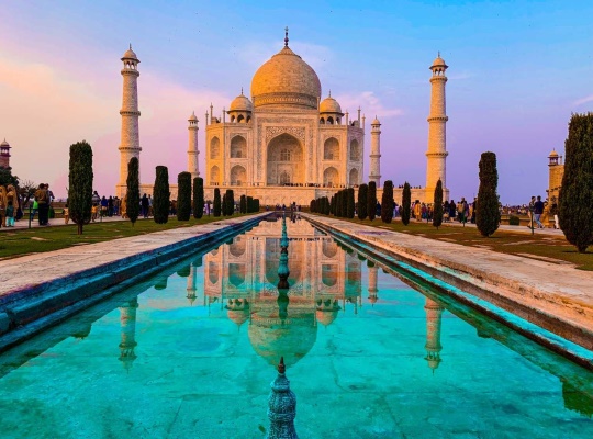 DELHİ  – JAIPUR – AGRA 